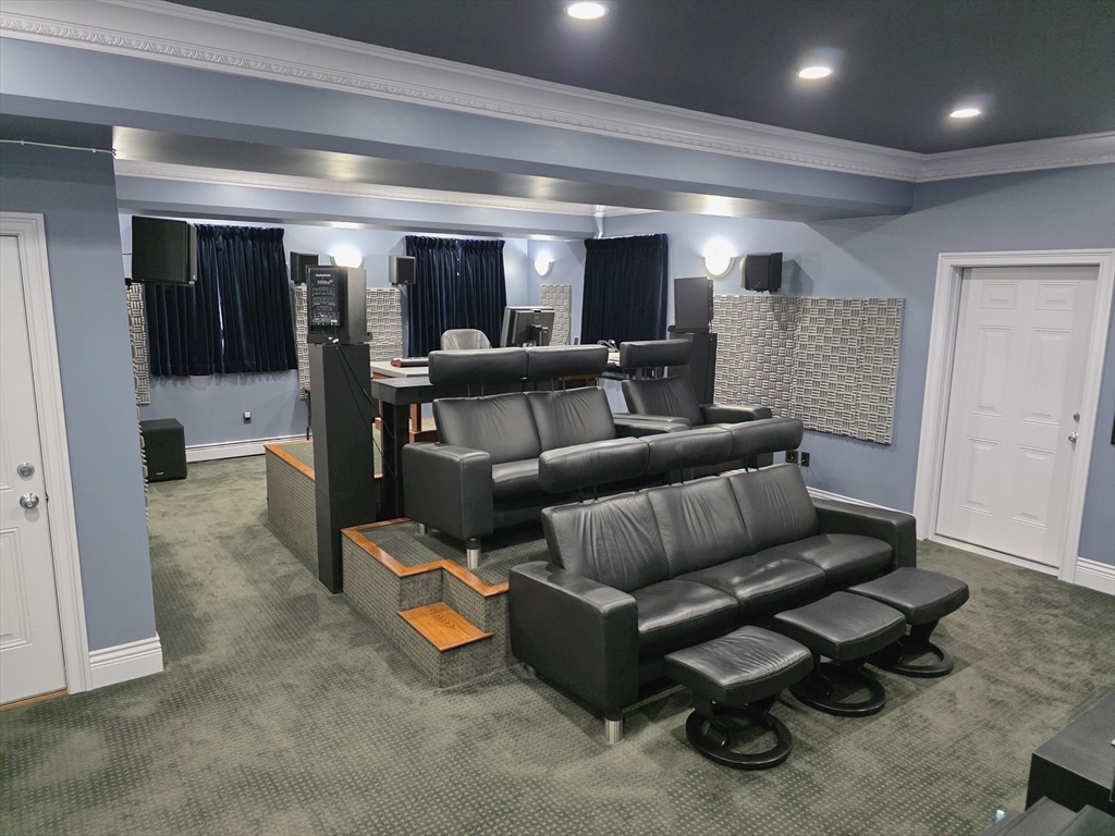 Hanover, Massachusetts, 02339, United States, 5 Bedrooms Bedrooms, ,5 BathroomsBathrooms,Residential,For Sale,1940579