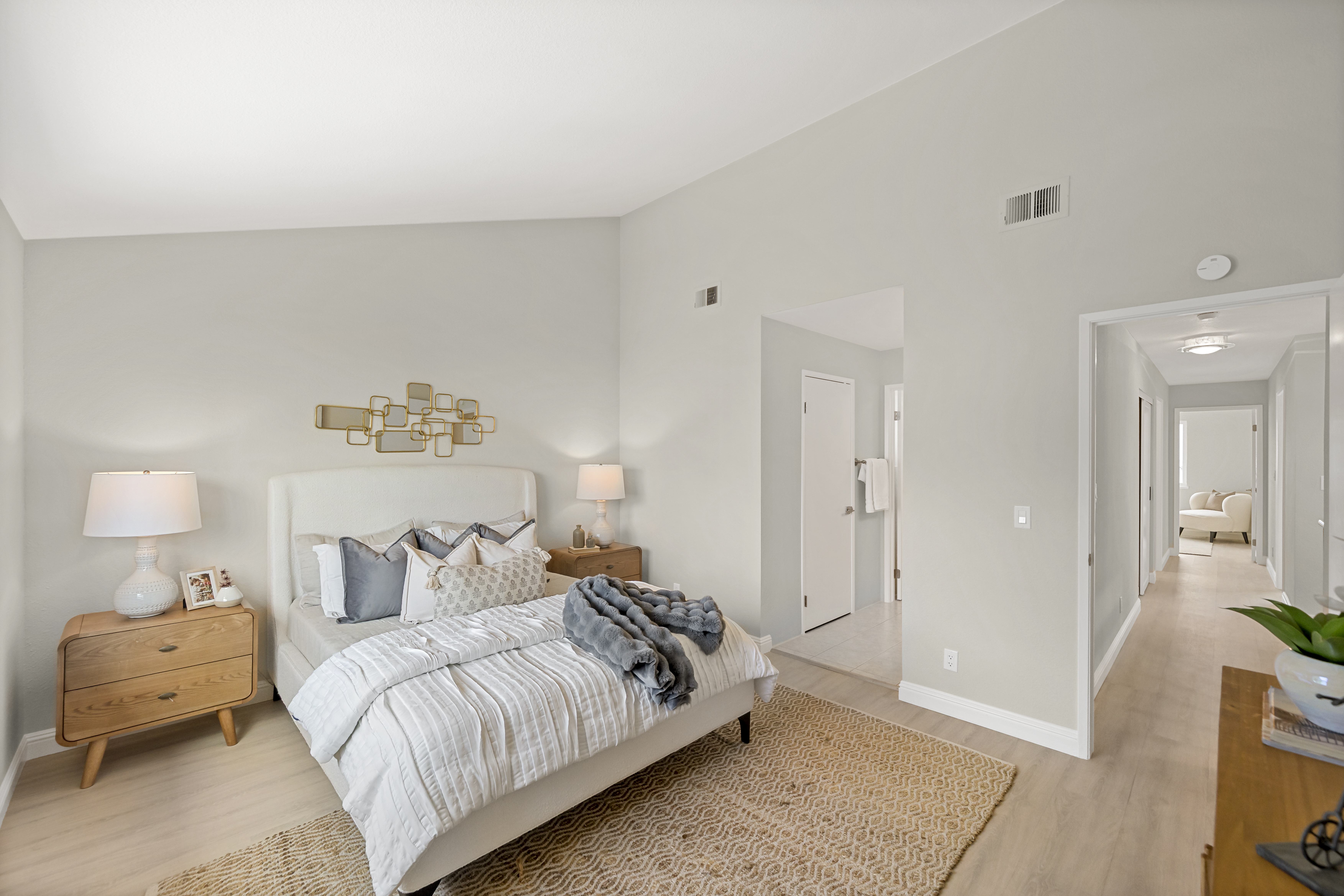  Designer-Appointed Forest Park Home with Seamless Indoor-Outdoor Living - 物件實景