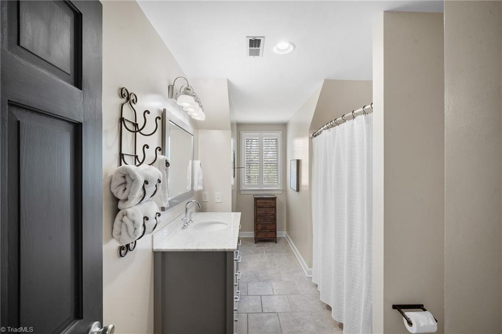 Lexington, North Carolina, 27292, United States, 3 Bedrooms Bedrooms, ,3 BathroomsBathrooms,Residential,For Sale,1925490