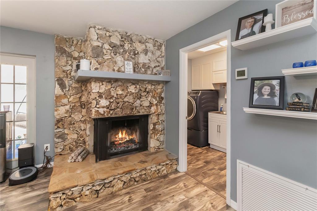 Winter Springs, Florida, 32708, United States, 4 Bedrooms Bedrooms, ,2 BathroomsBathrooms,Residential,For Sale,1968869