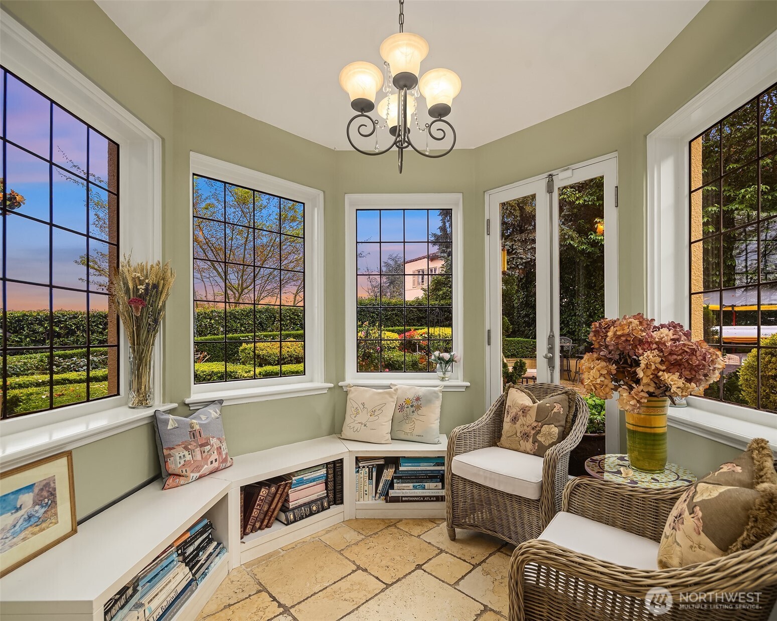 Seattle, Washington, 98112, United States, 4 Bedrooms Bedrooms, ,3 BathroomsBathrooms,Residential,For Sale,1770318