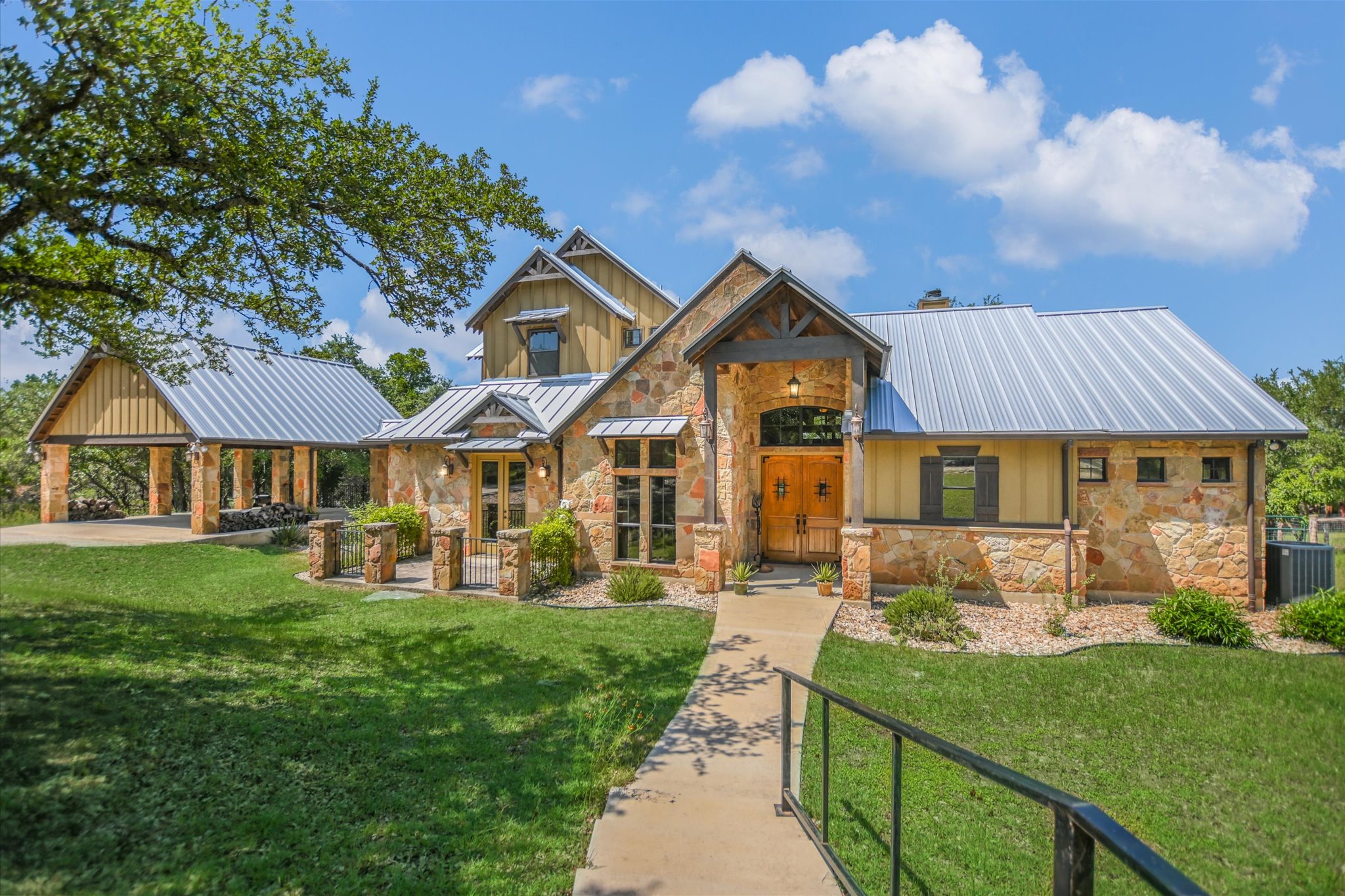 Wimberley, Texas, 78676, United States, 4 Bedrooms Bedrooms, ,3 BathroomsBathrooms,Residential,For Sale,1810598