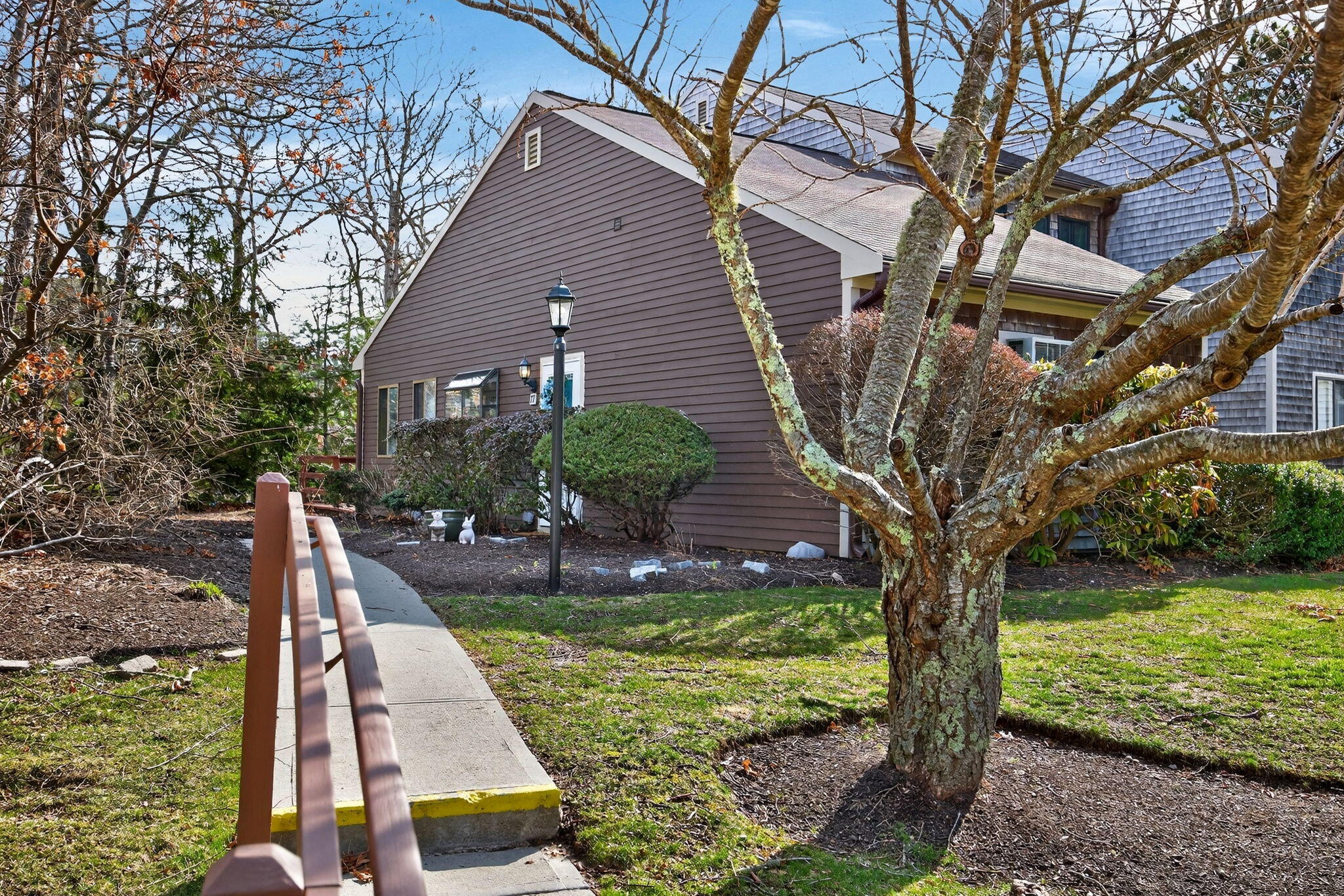  77 Roundhouse Road, Buzzards Bay, MA, 02532 - 物件實景