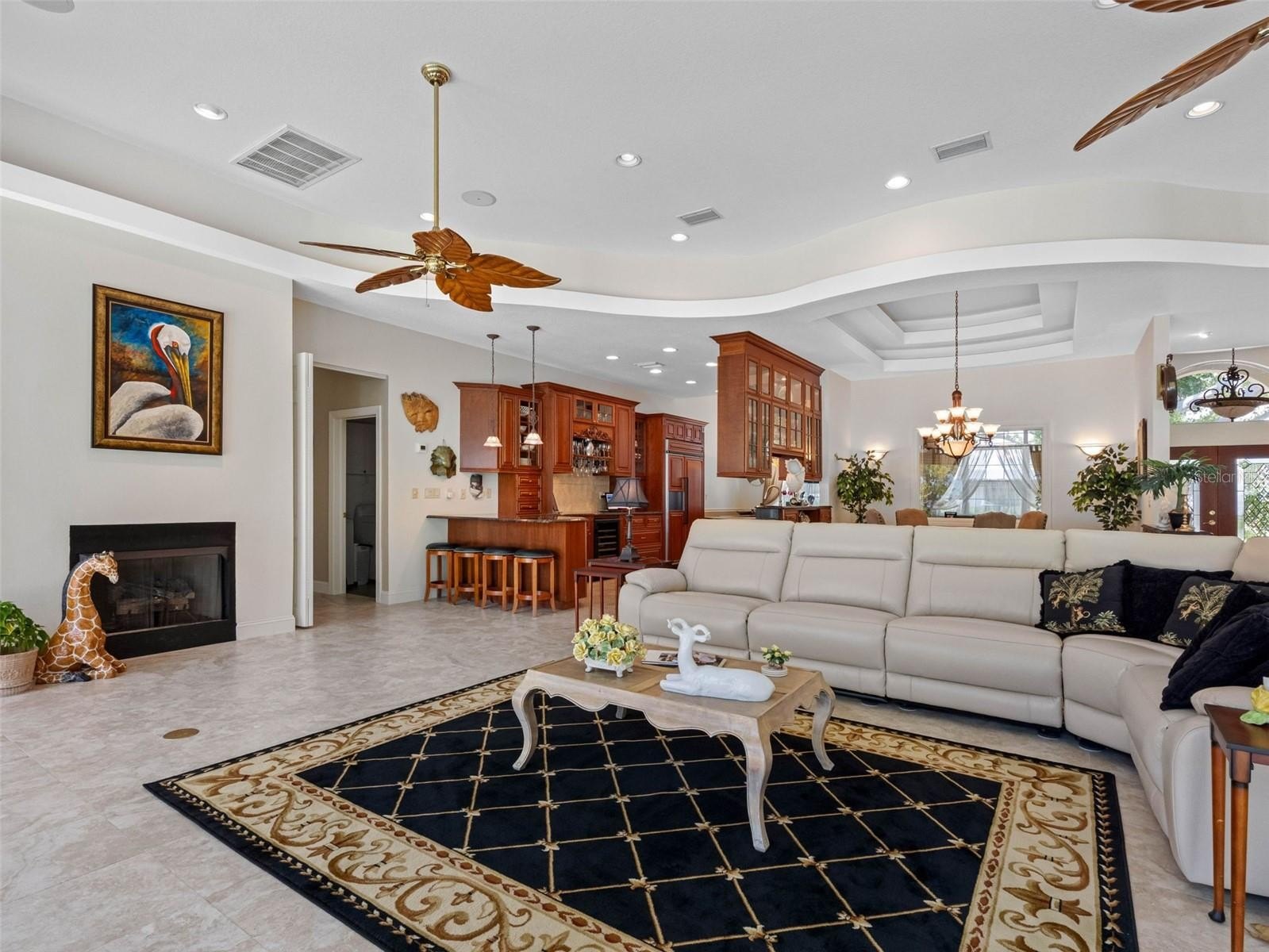 CLEARWATER BEACH, Florida, 33767, United States, 3 Bedrooms Bedrooms, ,3 BathroomsBathrooms,Residential,For Sale,1979132