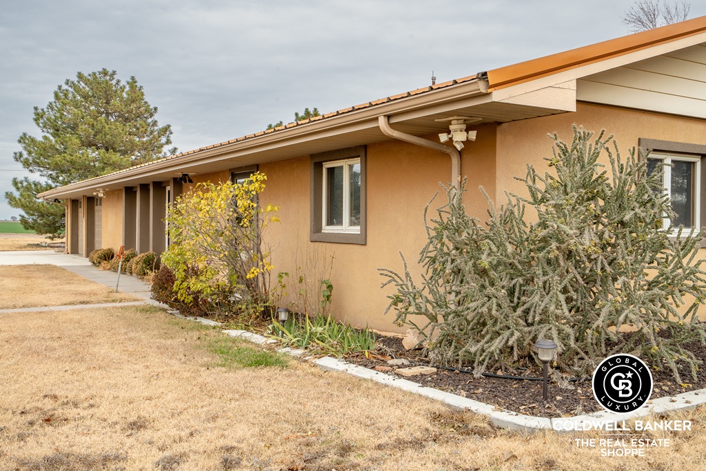 Garden City, Kansas, 67846, United States, 4 Bedrooms Bedrooms, ,Residential,For Sale,2003039