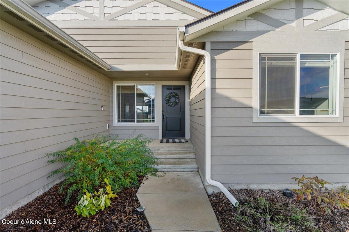 Hayden, Idaho, 83835, United States, 3 Bedrooms Bedrooms, ,2 BathroomsBathrooms,Residential,For Sale,1990456