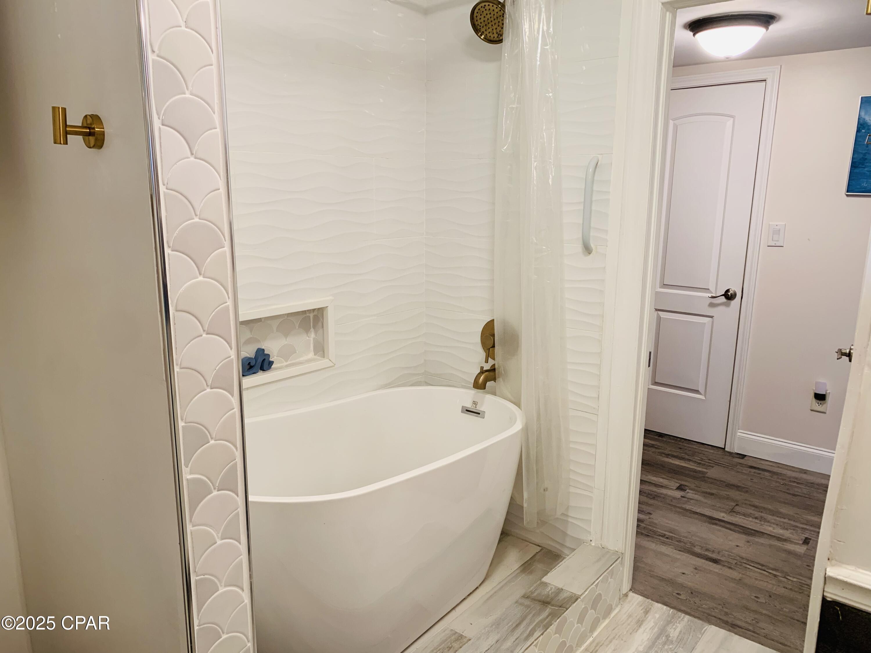 Panama City, Florida, 32404, United States, 3 Bedrooms Bedrooms, ,2 BathroomsBathrooms,Residential,For Sale,1883539