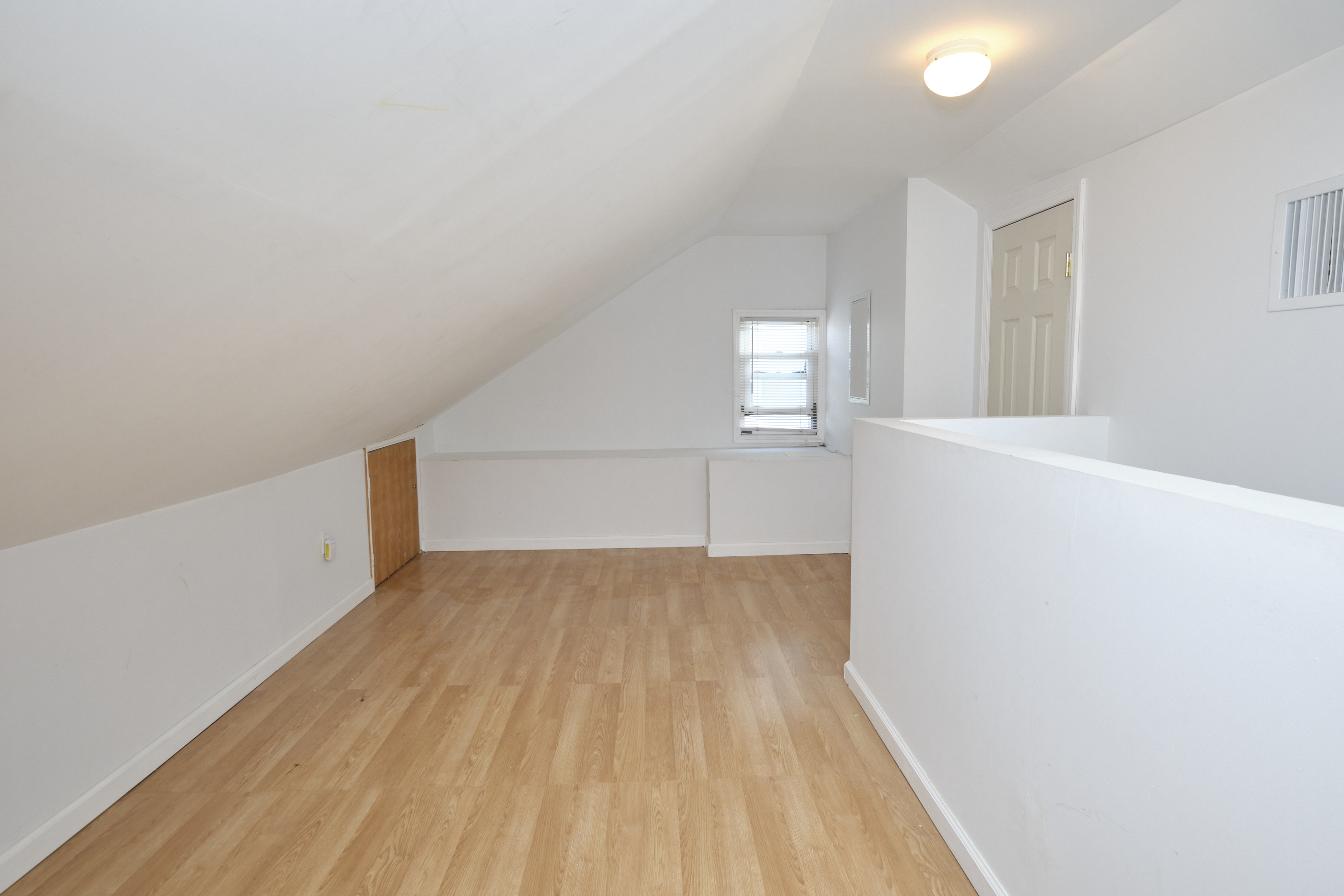 Floral Park, New York, 11001, United States, 3 Bedrooms Bedrooms, ,2 BathroomsBathrooms,Residential,For Sale,1973854