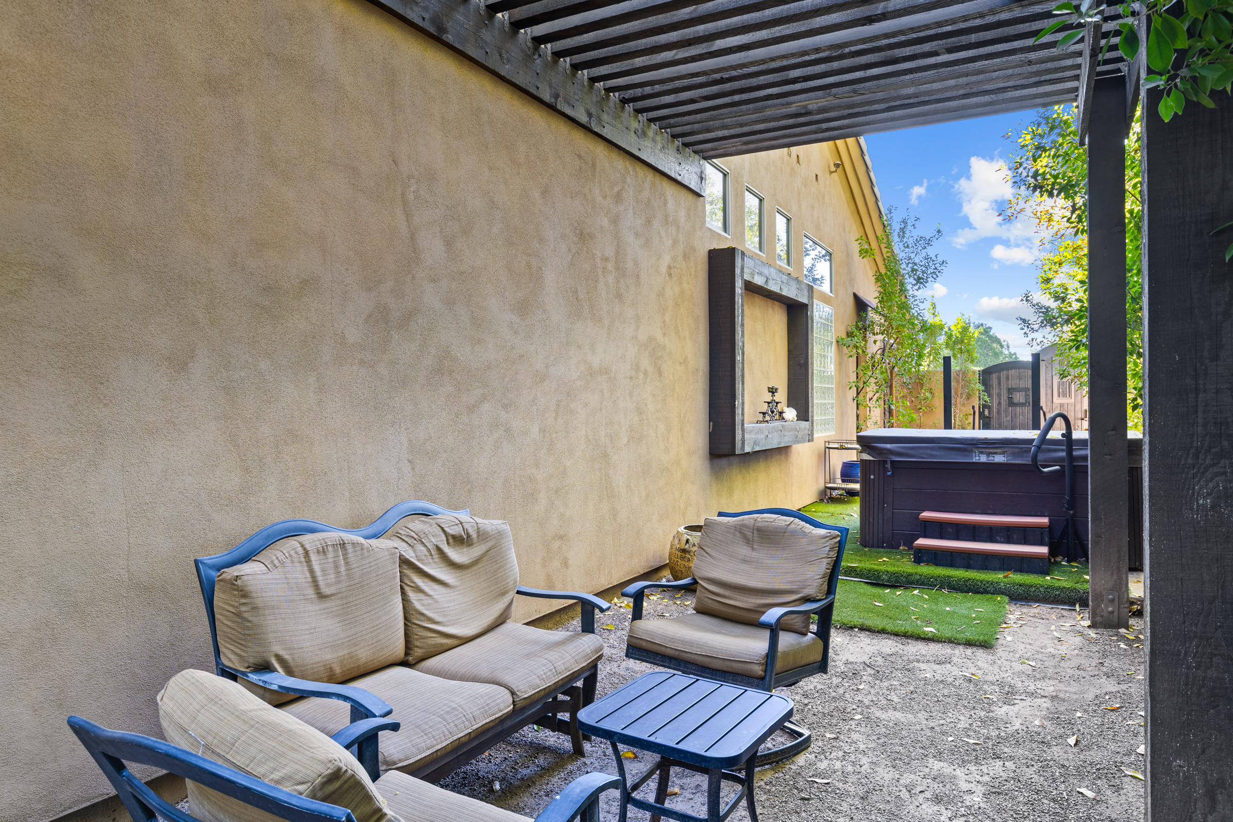 Tempe, Arizona, 85284, United States, 5 Bedrooms Bedrooms, ,3 BathroomsBathrooms,Residential,For Sale,1989924