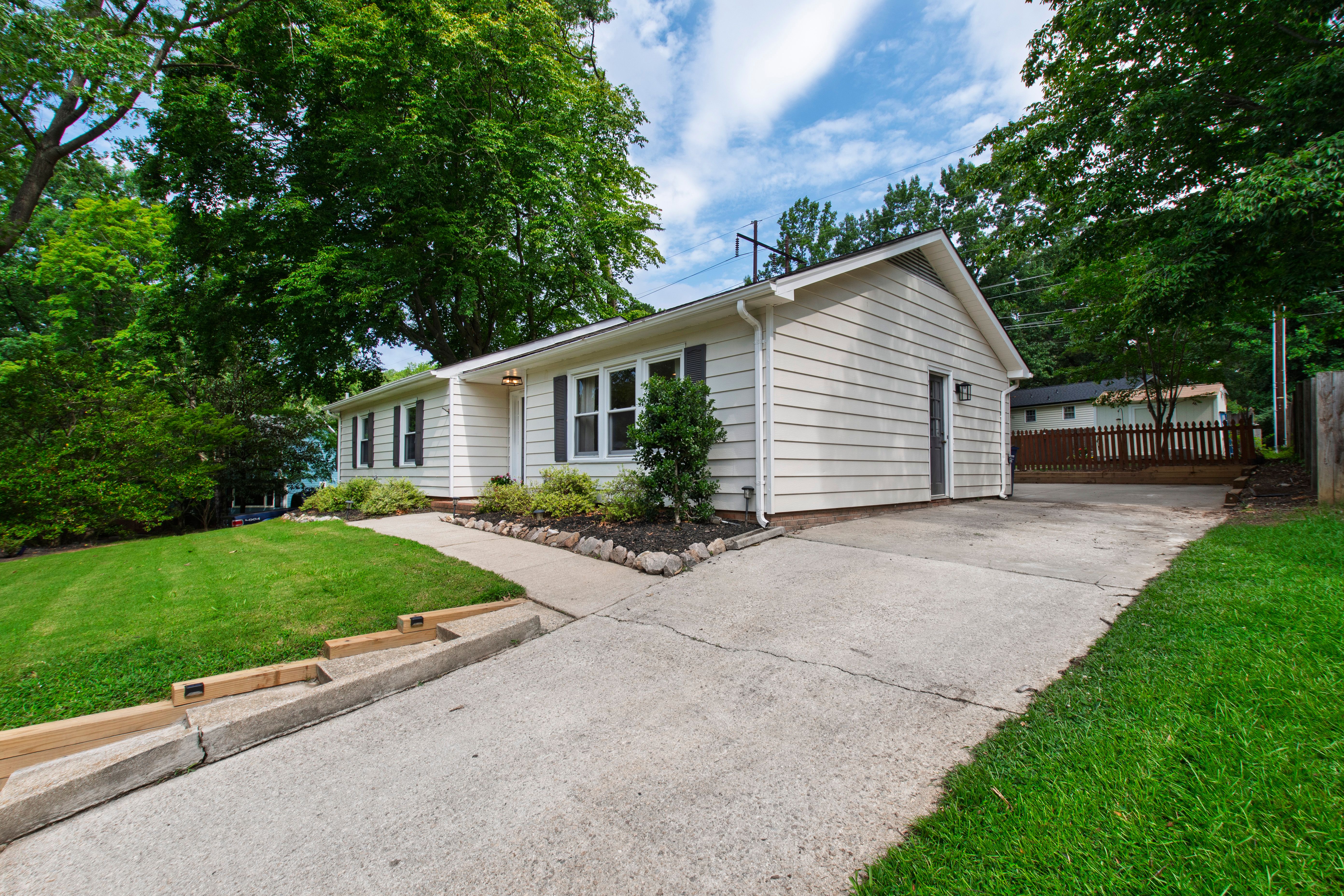  709 Dawnwood Court, Raleigh, NC 27609 - 物件實景