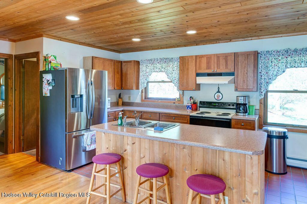 Highmount, New York, 12441, United States, 4 Bedrooms Bedrooms, ,3 BathroomsBathrooms,Residential,For Sale,1918667