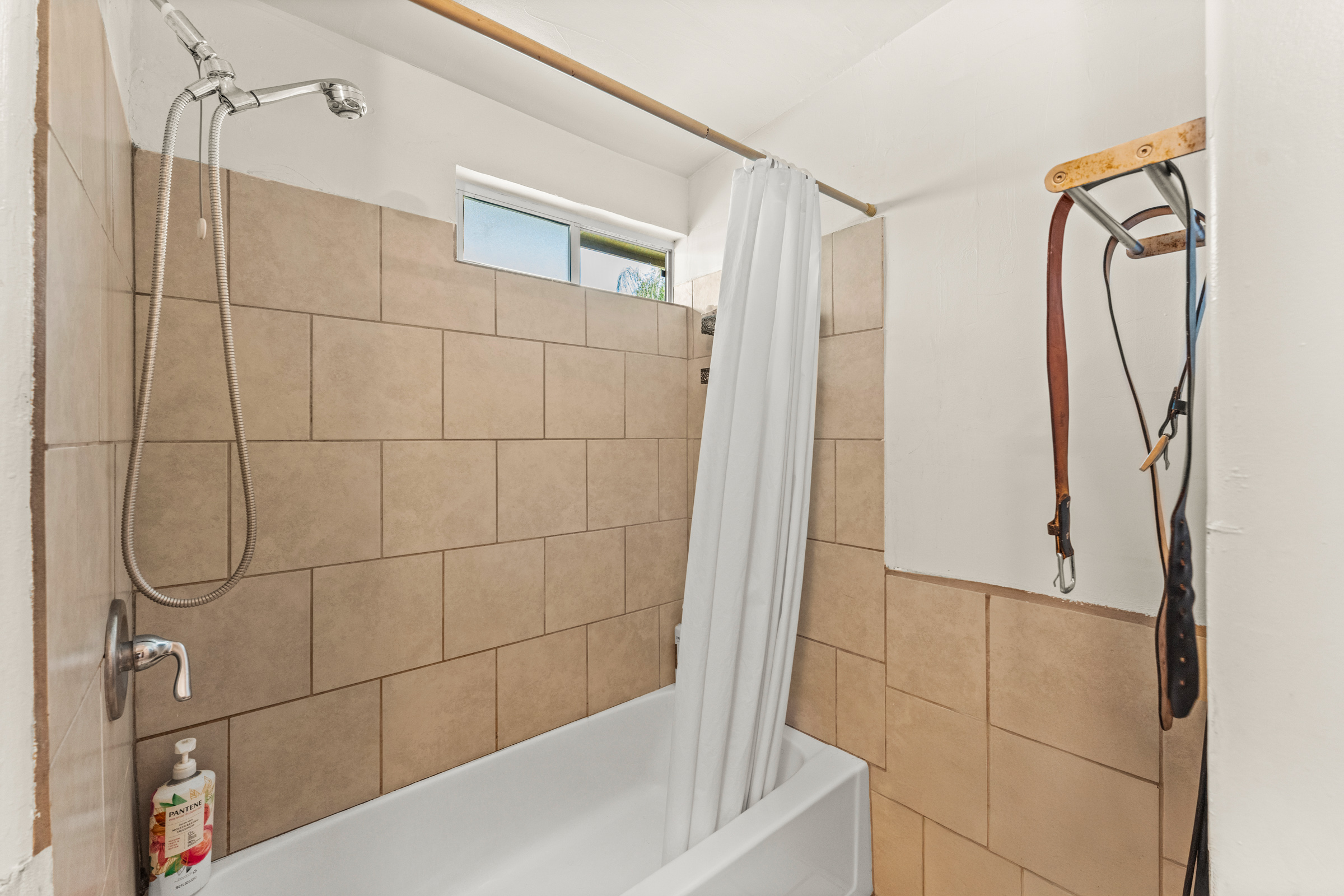 Rialto, California, 92376, United States, 4 Bedrooms Bedrooms, ,2 BathroomsBathrooms,Residential,For Sale,1973663