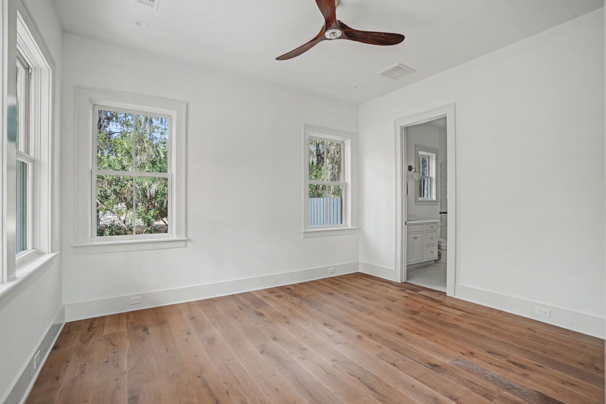  Elegant New Construction in Coveted Gated Community - 物件實景