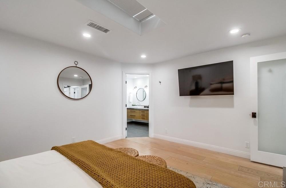 Coronado, California, 92118, United States, 2 Bedrooms Bedrooms, ,2 BathroomsBathrooms,Residential,For Sale,1794986