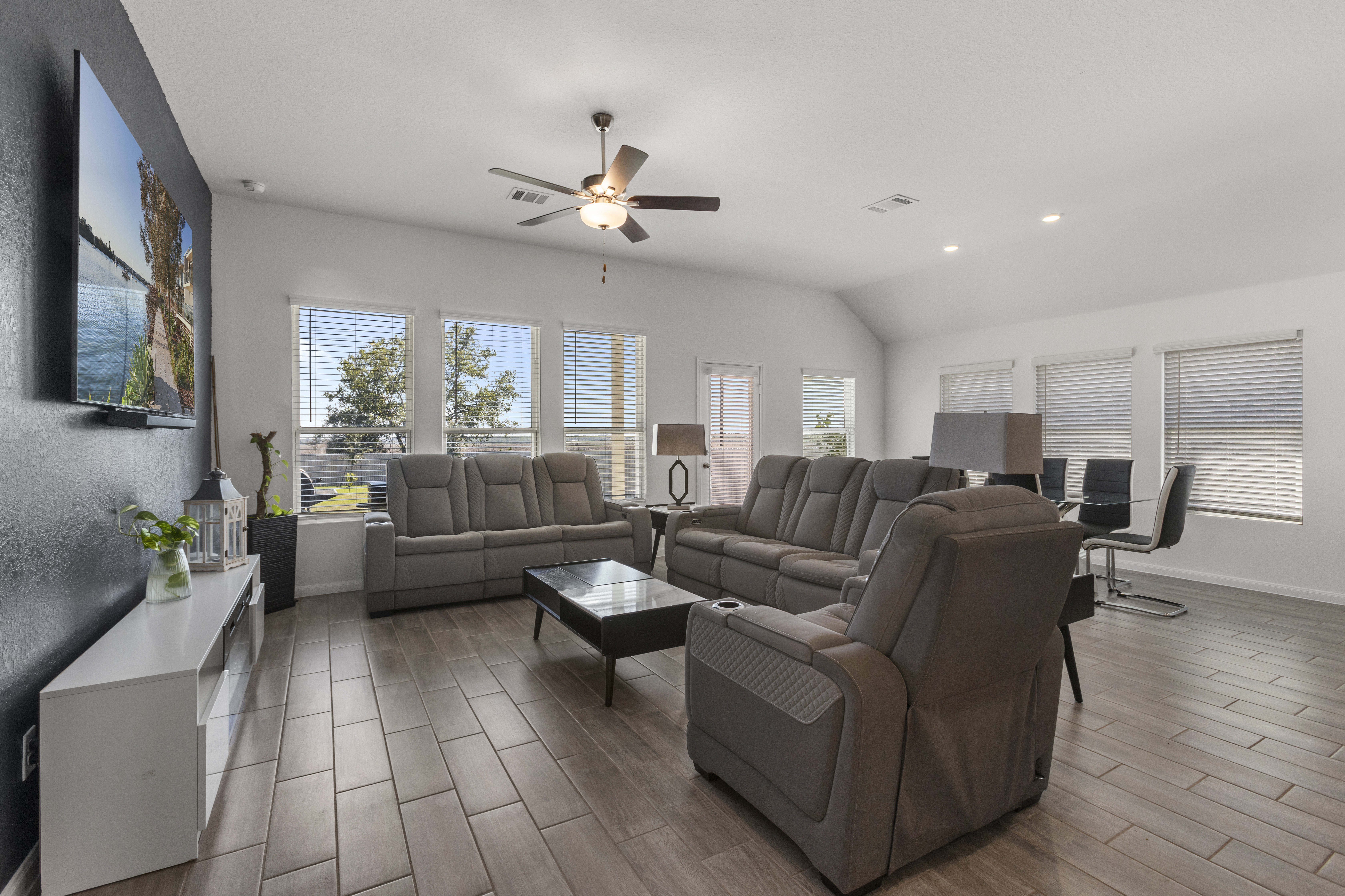  One-Story Living, Modern Comfort - 物件實景