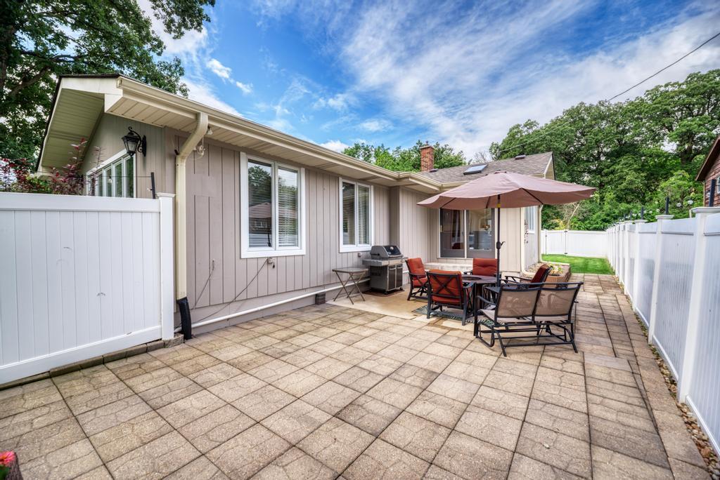 Wood Dale, Illinois, 60191, United States, 4 Bedrooms Bedrooms, ,3 BathroomsBathrooms,Residential,For Sale,1944958