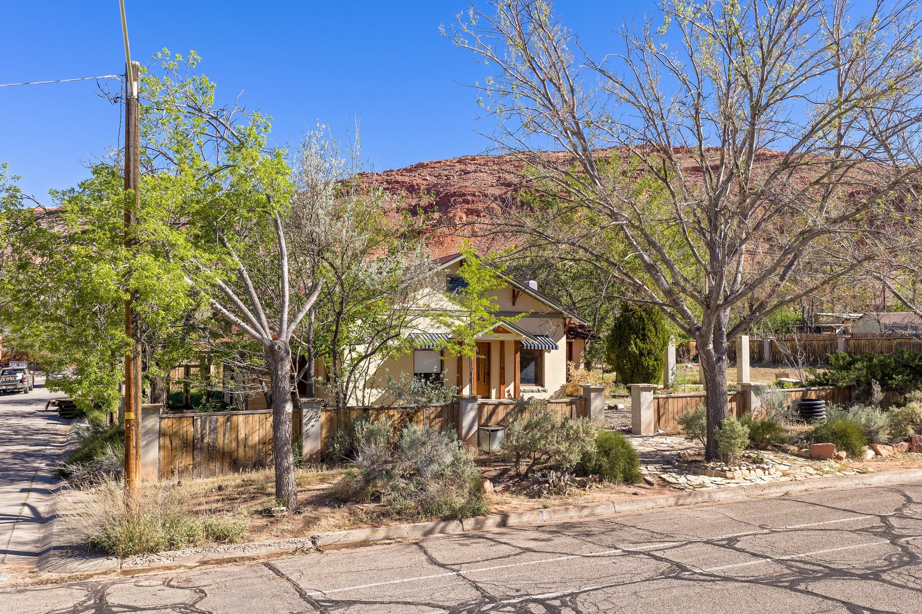  Charming Vintage Home Rich with Character and History - 物件實景