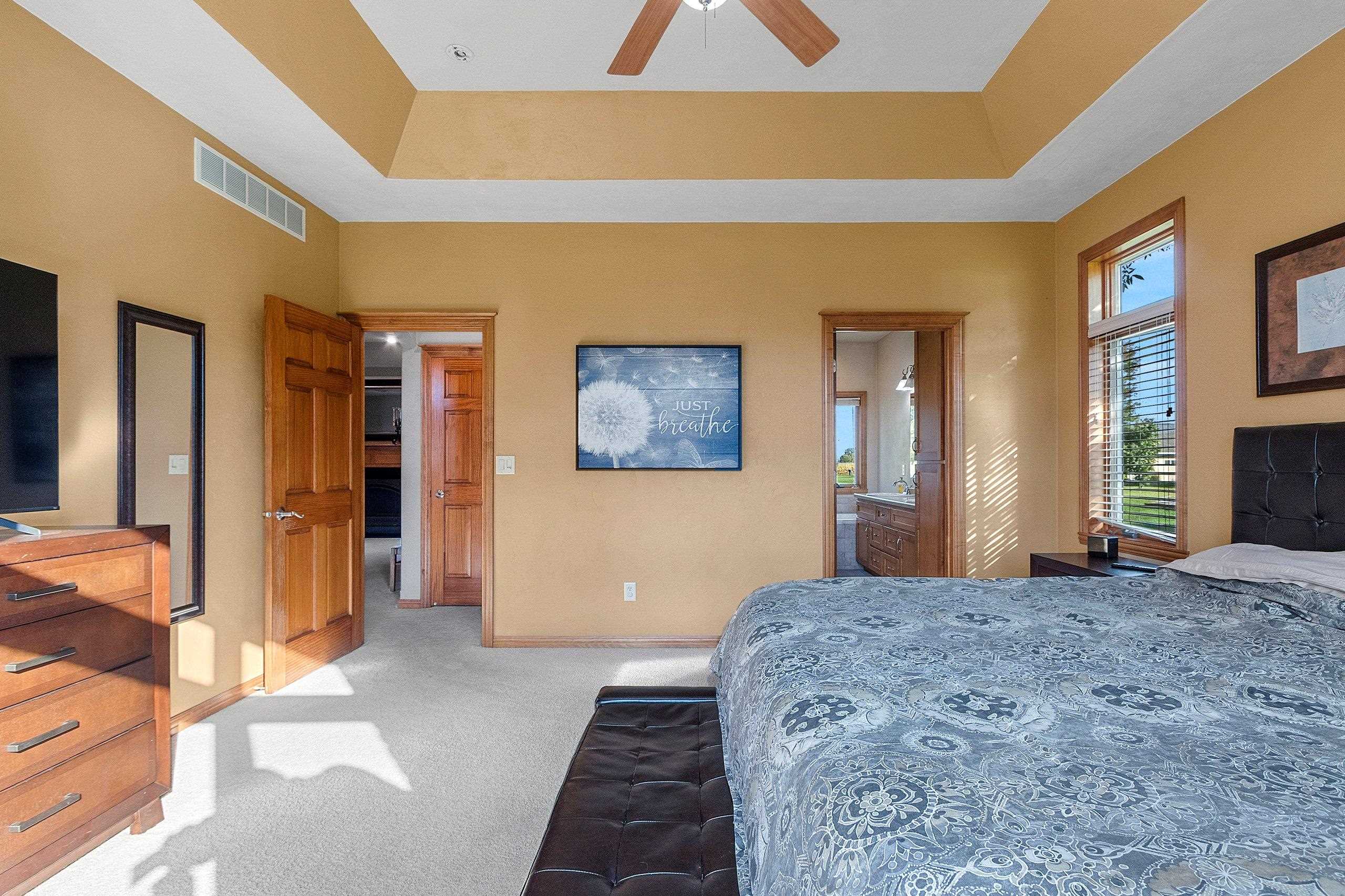APPLETON, Wisconsin, 54913, United States, 4 Bedrooms Bedrooms, ,3 BathroomsBathrooms,Residential,For Sale,1960996