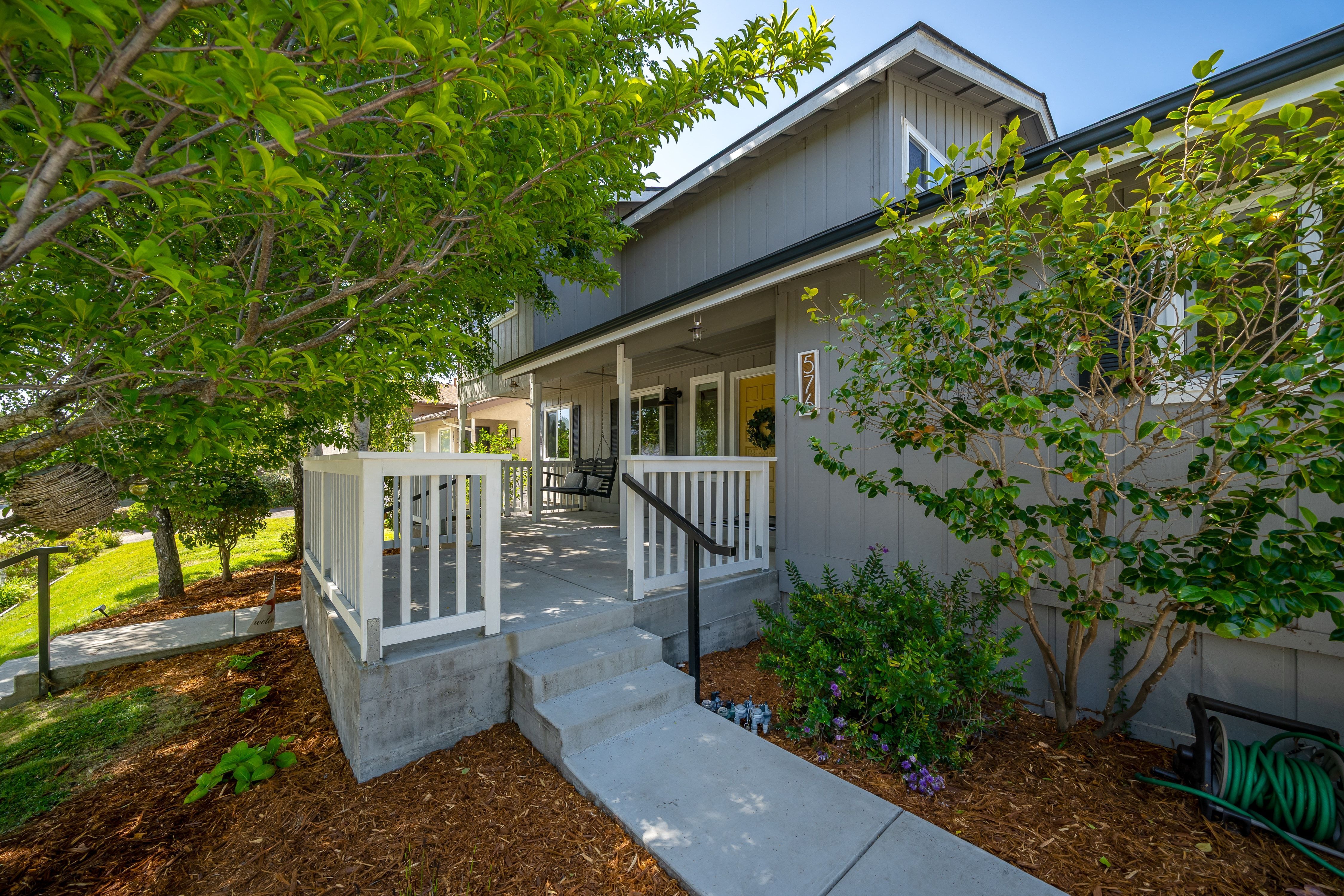  California Coastal Living Meets Modern Farmhouse Design - 物件實景