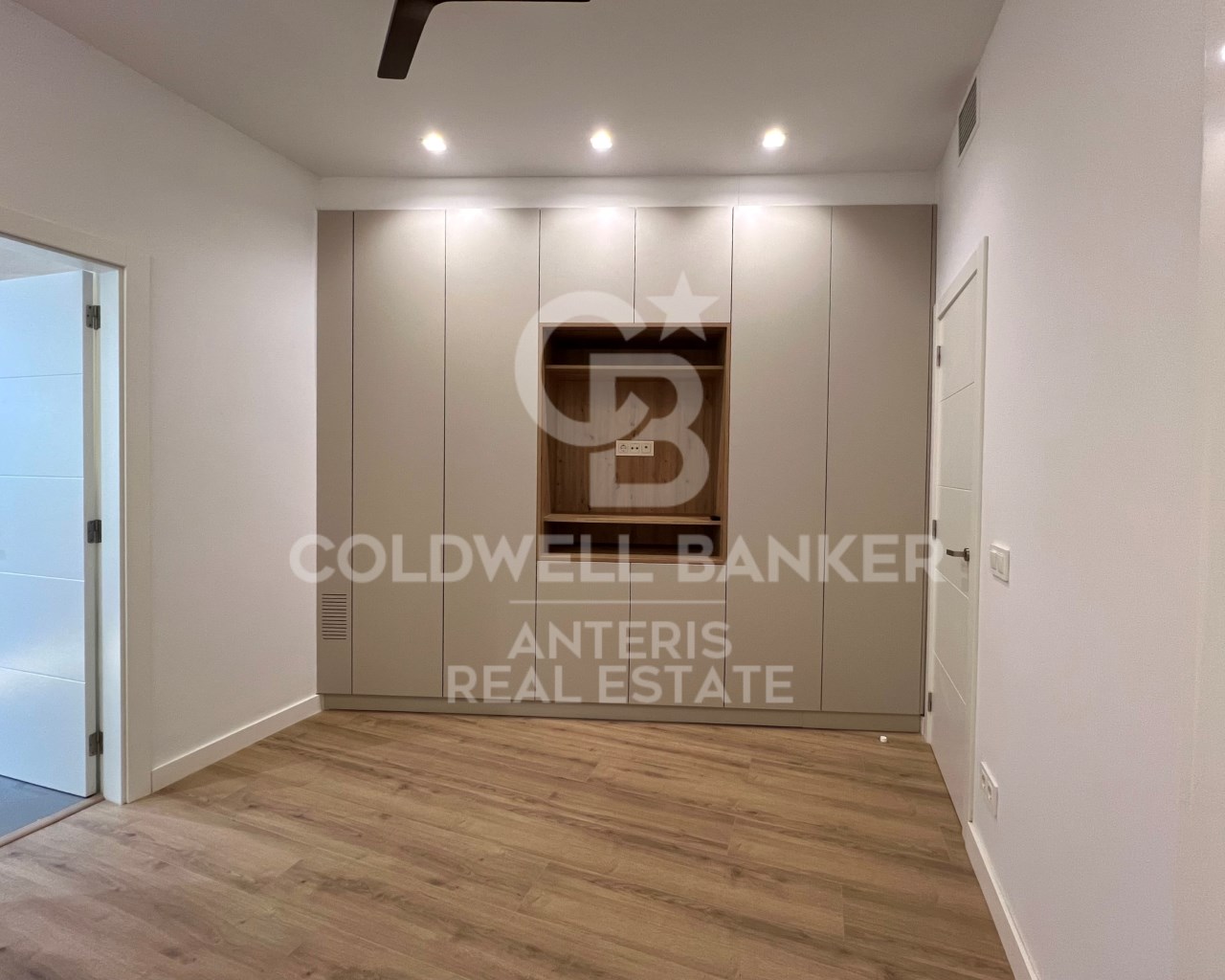 Barcelona, Barcelona, Eixample, La Dreta de l'Eix, Barcelona, Catalonia, ES, 2 Bedrooms Bedrooms, ,2 BathroomsBathrooms,Residential,For Sale,Barcelona, Barcelona, Eixample, La Dreta de l'Eix,1611380