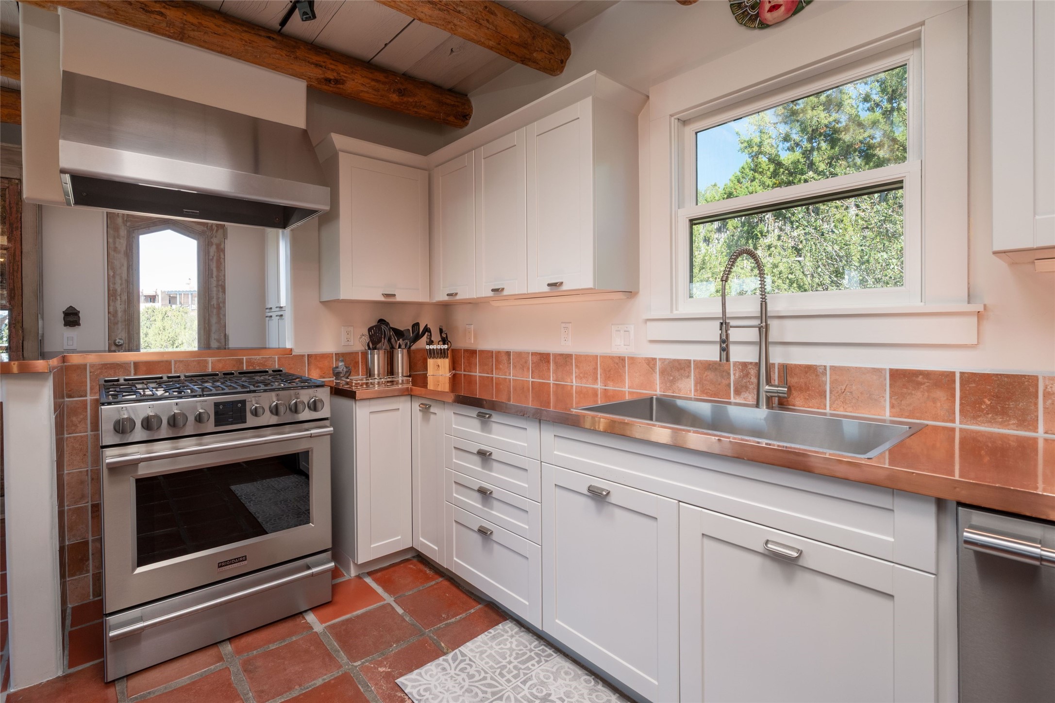  413 Los Arboles Drive - 物件實景