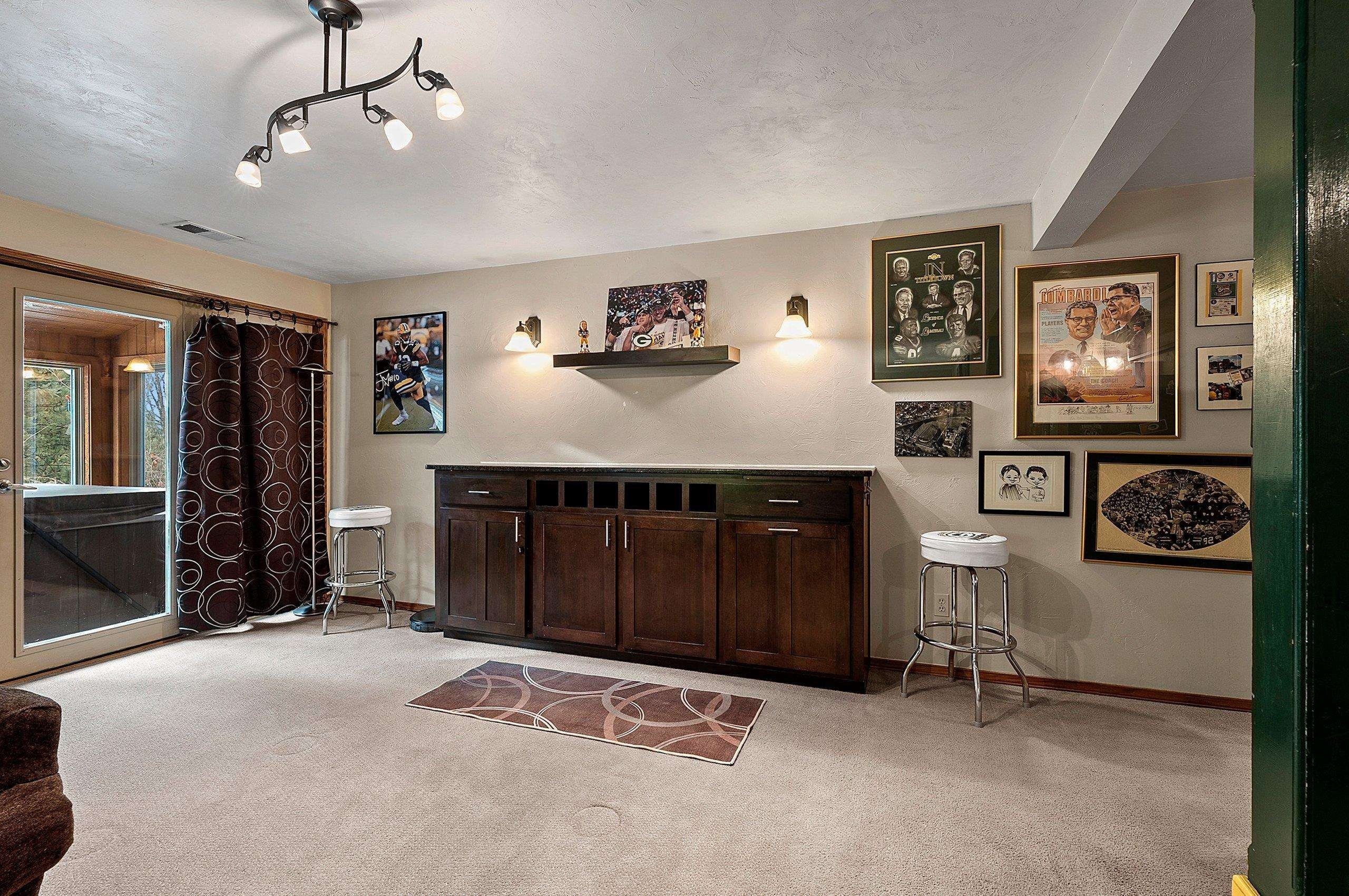 GREEN BAY, Wisconsin, 54313-8600, United States, 3 Bedrooms Bedrooms, ,4 BathroomsBathrooms,Residential,For Sale,2009732