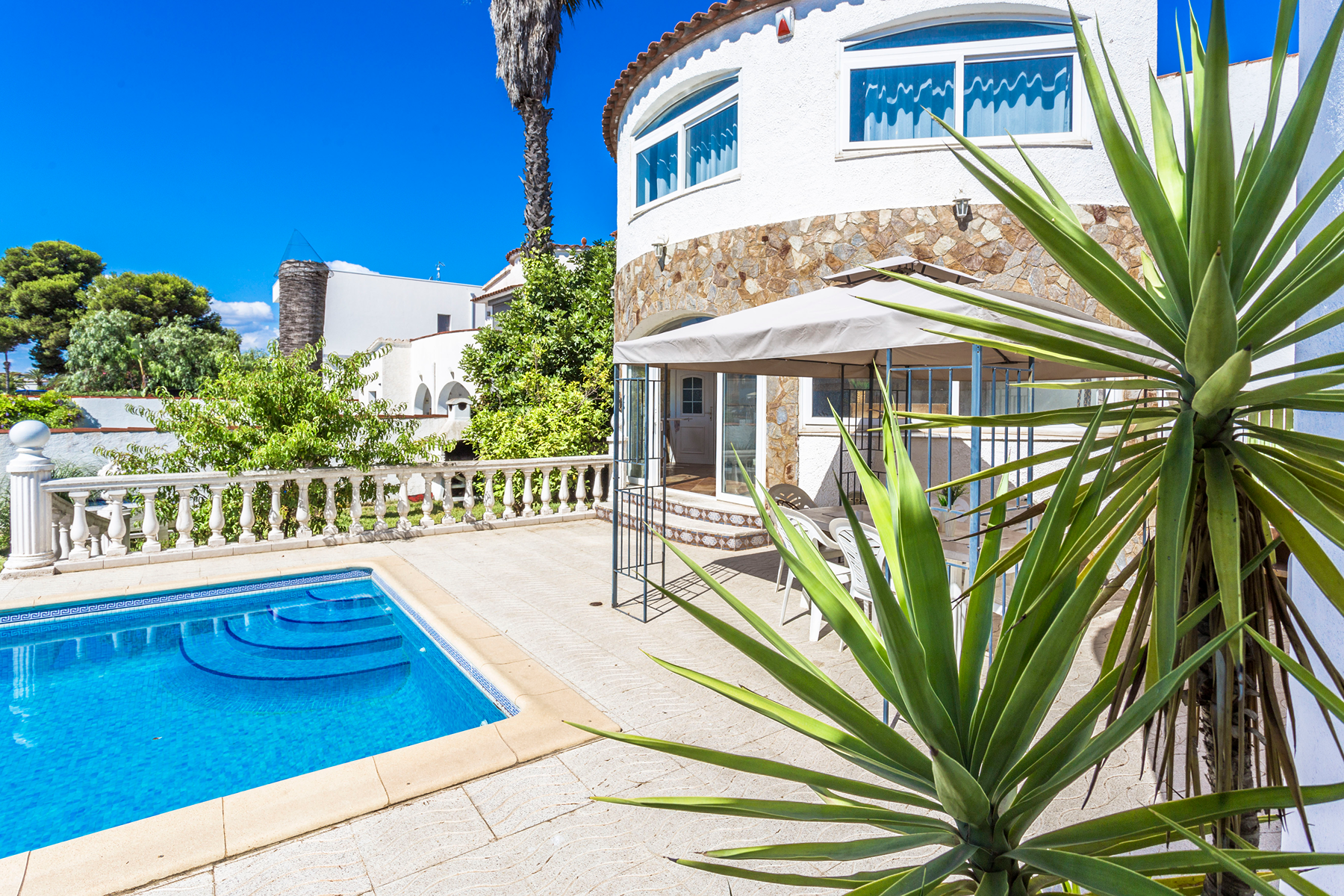  Mediterranean Independent Villa in Empuriabrava with Private Mooring - 物件實景