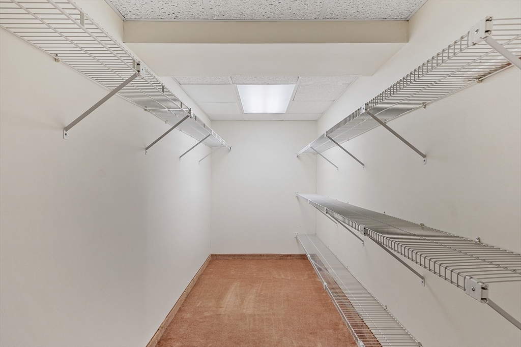 Worcester, Massachusetts, 01609, United States, 3 Bedrooms Bedrooms, ,4 BathroomsBathrooms,Residential,For Sale,1987815