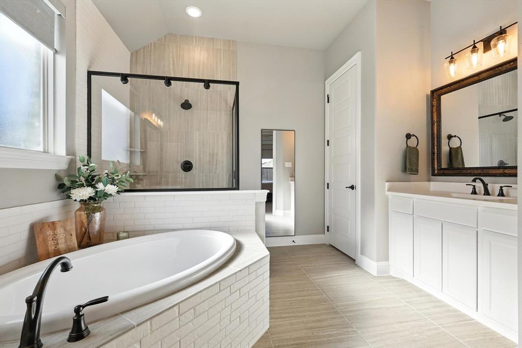 Little Elm, Texas, 75068, United States, 4 Bedrooms Bedrooms, ,3 BathroomsBathrooms,Residential,For Sale,1905823