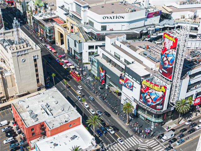 Hollywood Hills, California, 90068, United States, 2 Bedrooms Bedrooms, ,2 BathroomsBathrooms,Residential,For Sale,1981574