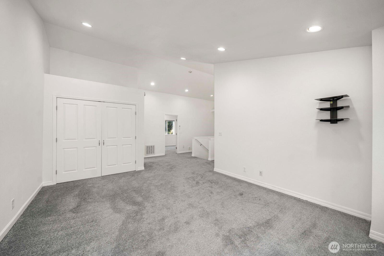 EATONVILLE, Washington, 98328, United States, 4 Bedrooms Bedrooms, ,3 BathroomsBathrooms,Residential,For Sale,1997124