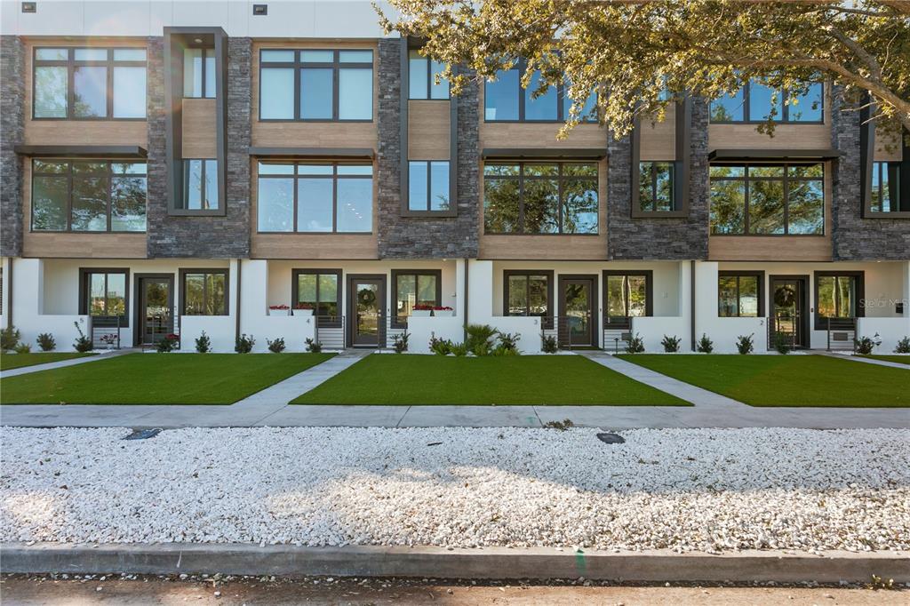 Tampa, Florida, 33606, United States, 4 Bedrooms Bedrooms, ,3 BathroomsBathrooms,Residential,For Sale,1998120