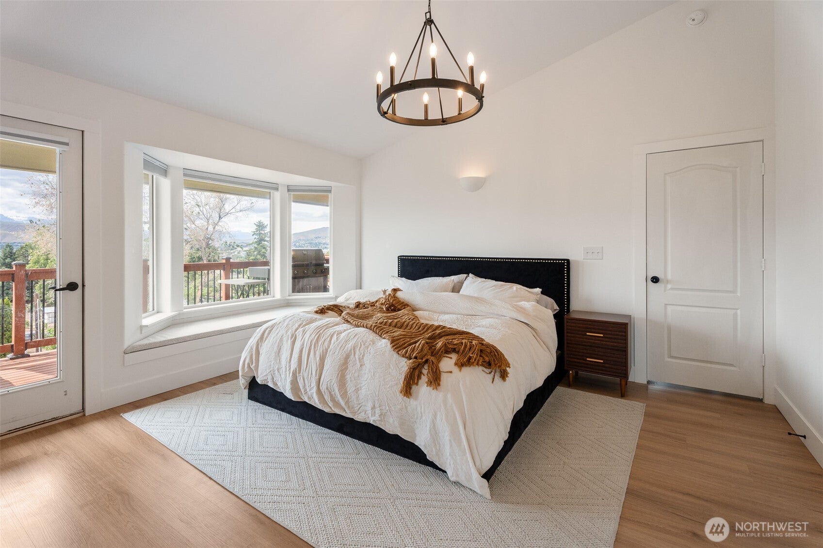 East Wenatchee, Washington, 98802, United States, 4 Bedrooms Bedrooms, ,3 BathroomsBathrooms,Residential,For Sale,1818784