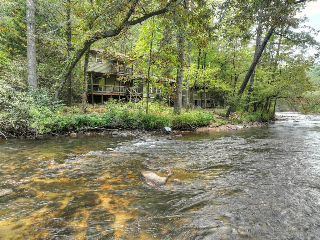 Blue Ridge, Georgia, 30513, United States, 4 Bedrooms Bedrooms, ,4 BathroomsBathrooms,Residential,For Sale,1859104