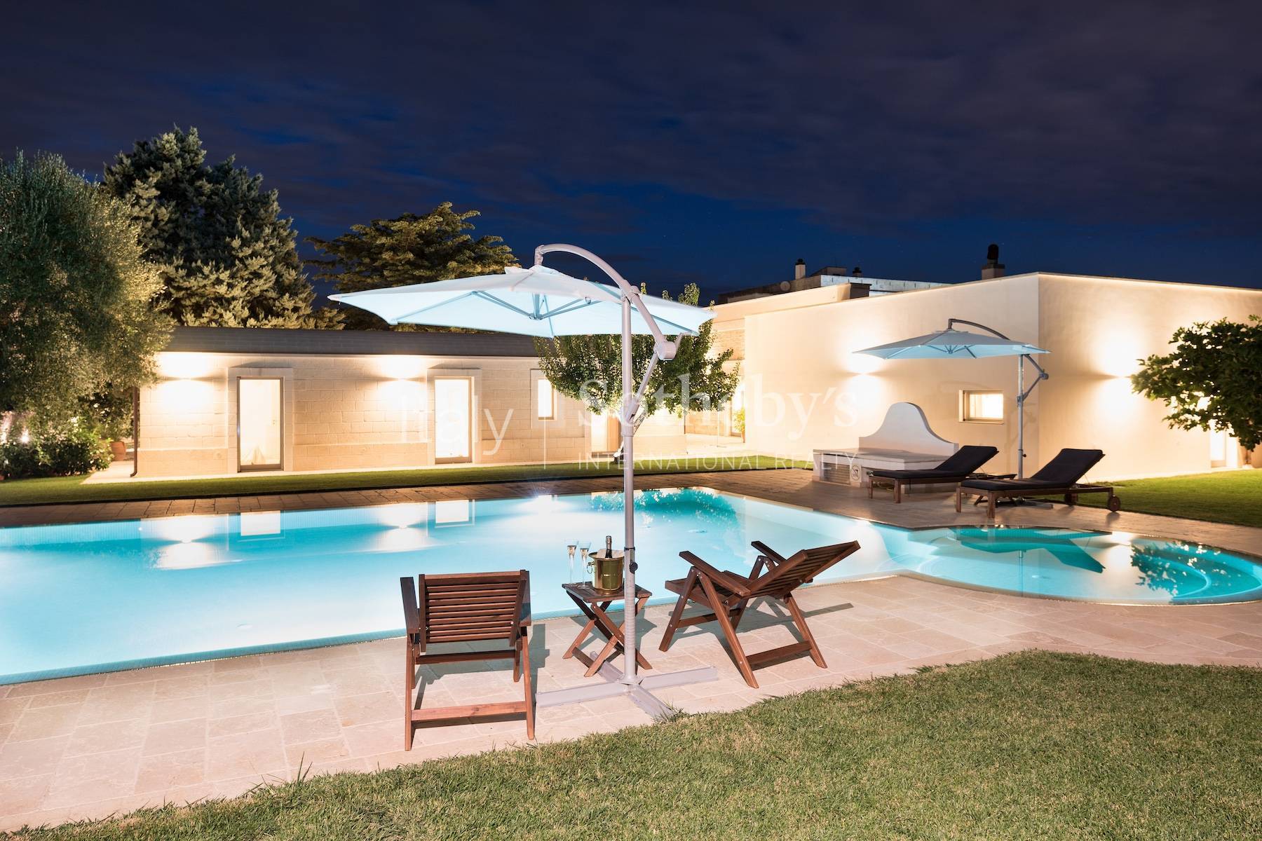  Old farmhouse with olive trees and a swimming pool - 物件實景