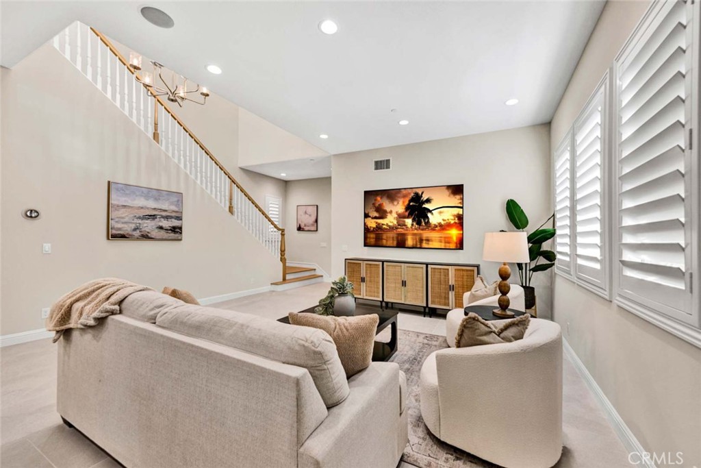 Lake Forest, California, 92630, United States, 4 Bedrooms Bedrooms, ,5 BathroomsBathrooms,Residential,For Sale,1988147