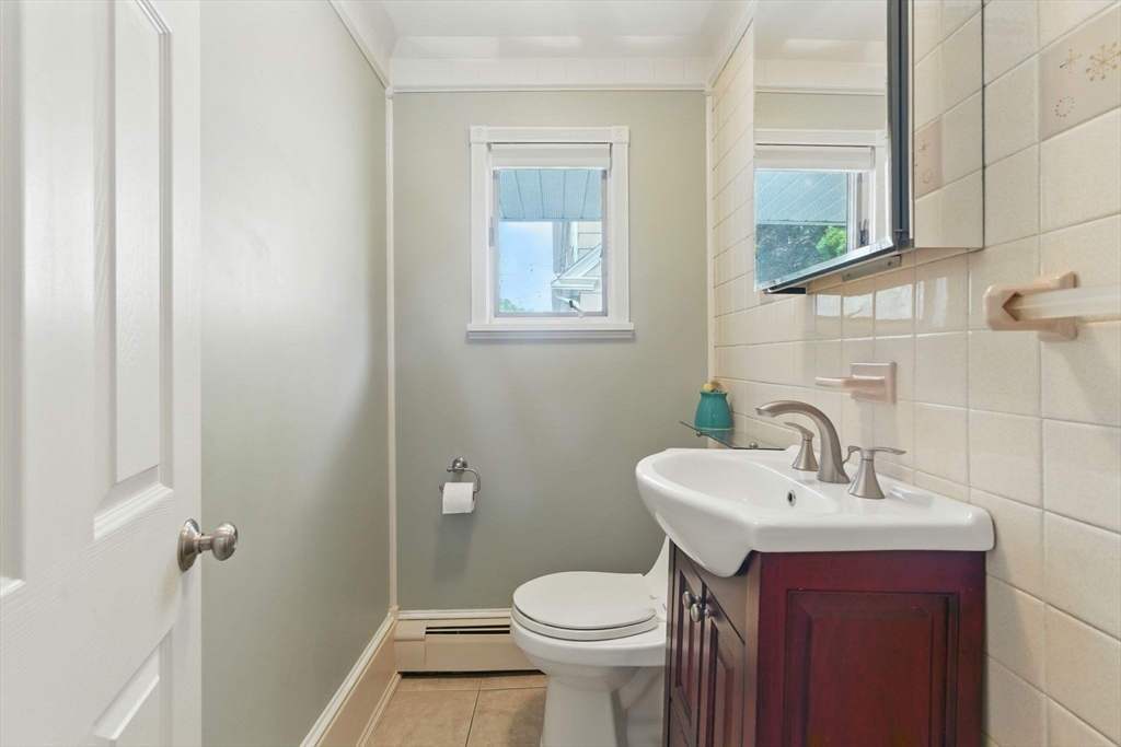 Stoneham, Massachusetts, 02180, United States, 3 Bedrooms Bedrooms, ,2 BathroomsBathrooms,Residential,For Sale,1939949