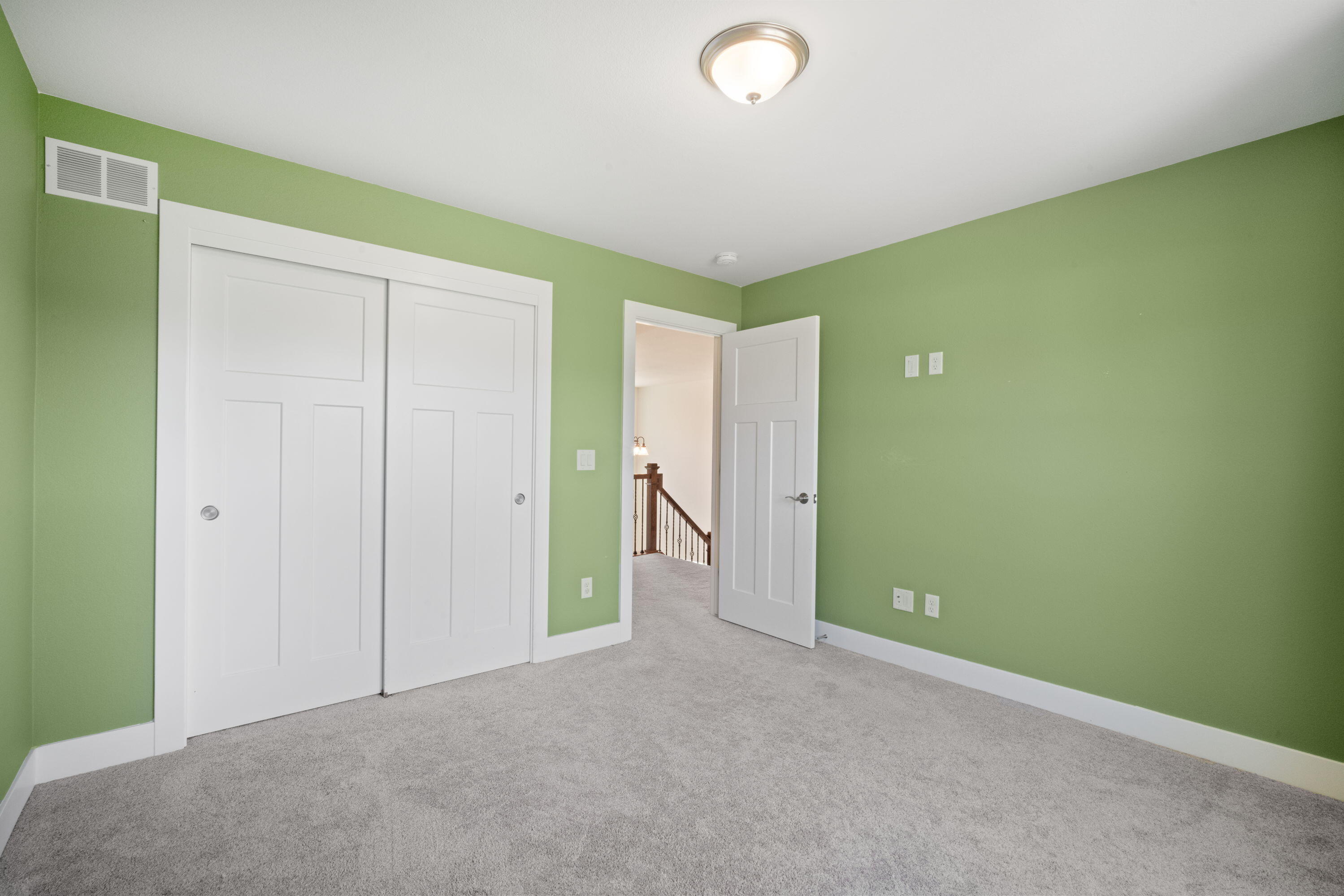 Grafton, Wisconsin, 53024, United States, 4 Bedrooms Bedrooms, ,4 BathroomsBathrooms,Residential,For Sale,1989269