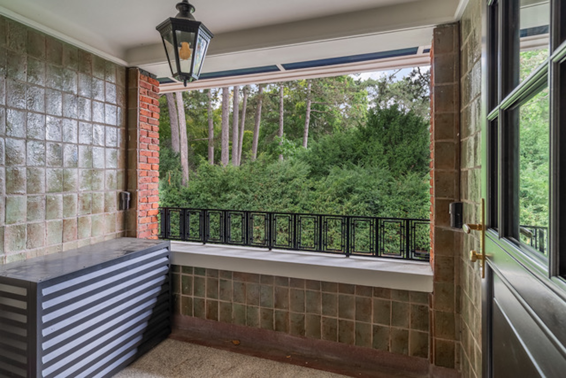  Spacious, turn-key family villa with swimming pool and guest accommodation - 物件實景