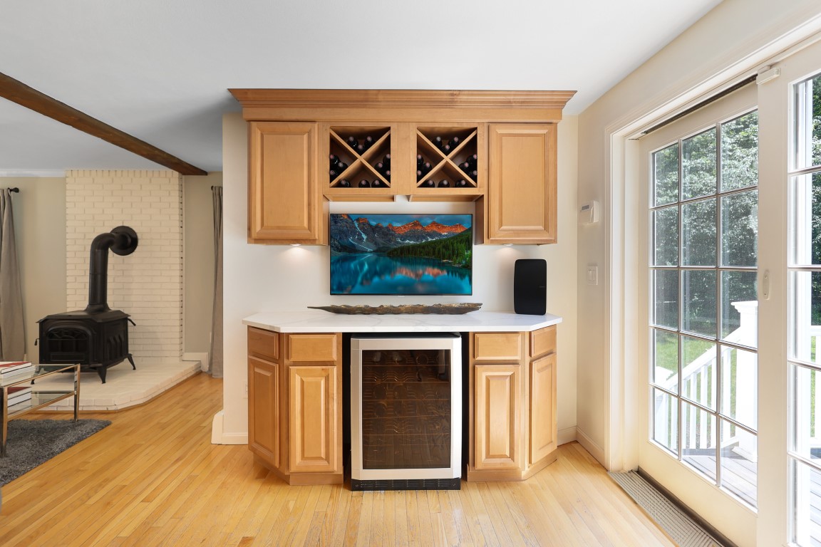 Derry, New Hampshire, 03038, United States, 3 Bedrooms Bedrooms, ,3 BathroomsBathrooms,Residential,For Sale,1886983