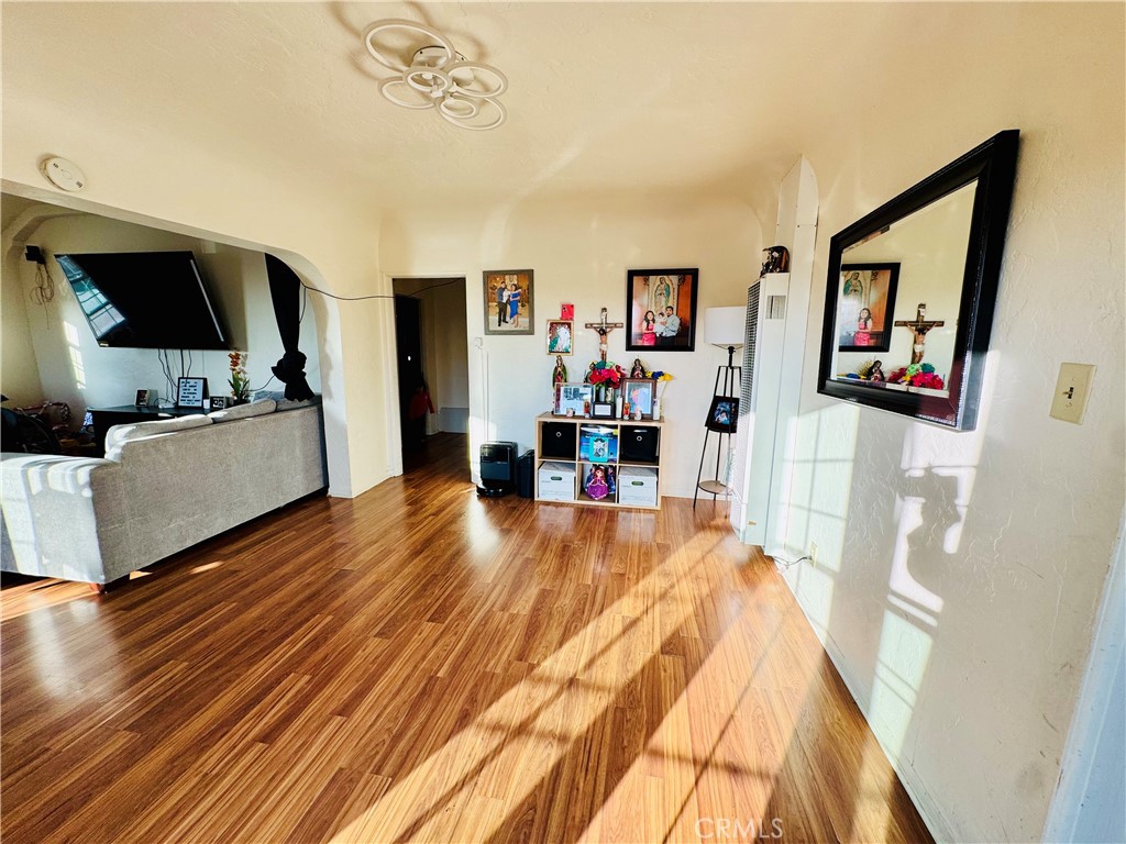 Los Angeles, California, 90023, United States, 4 Bedrooms Bedrooms, ,3 BathroomsBathrooms,Residential,For Sale,2013063