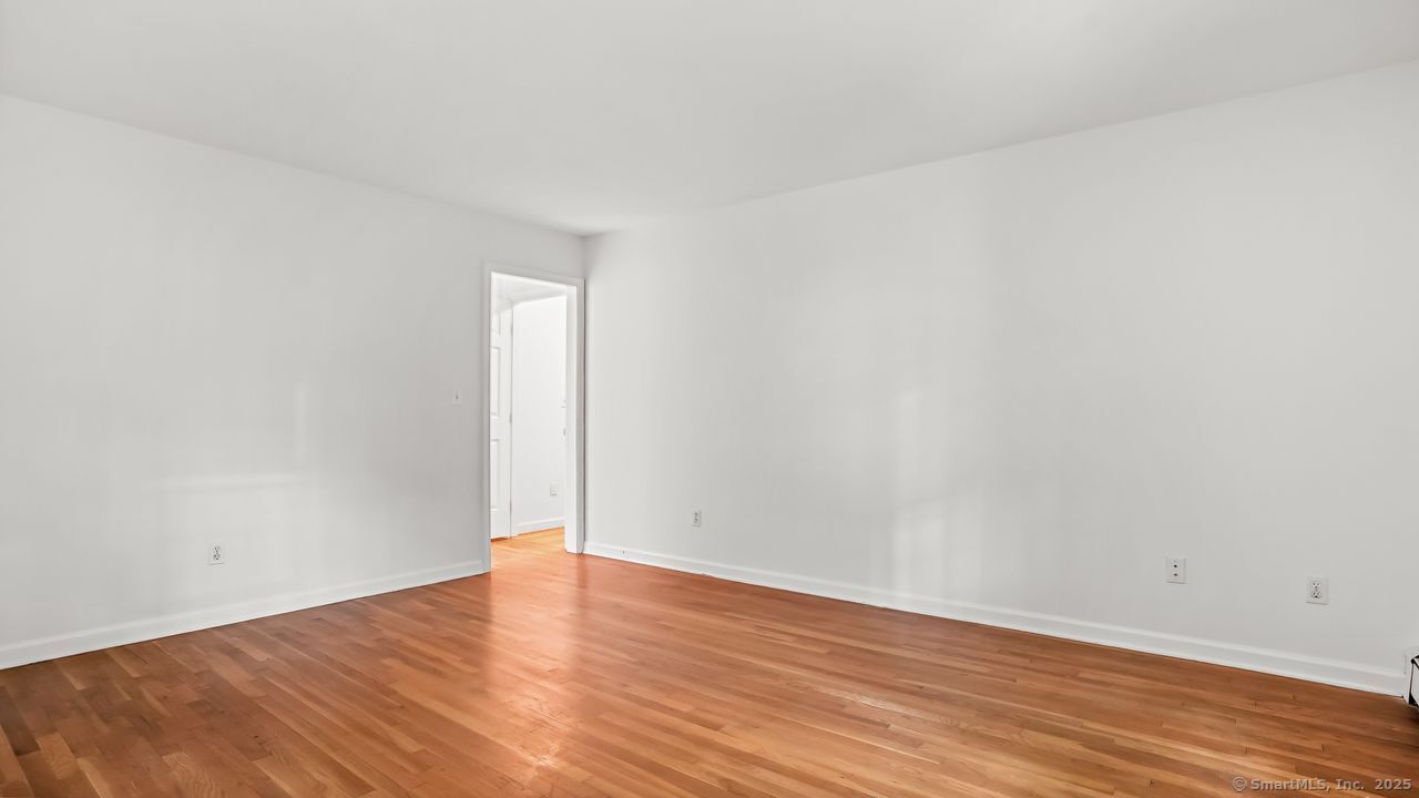Easton, Connecticut, 06612, United States, 4 Bedrooms Bedrooms, ,4 BathroomsBathrooms,Residential,For Sale,1895469