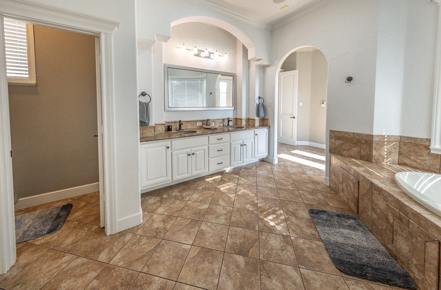 Lubbock, Texas, 79424, United States, 4 Bedrooms Bedrooms, ,4 BathroomsBathrooms,Residential,For Sale,1901178