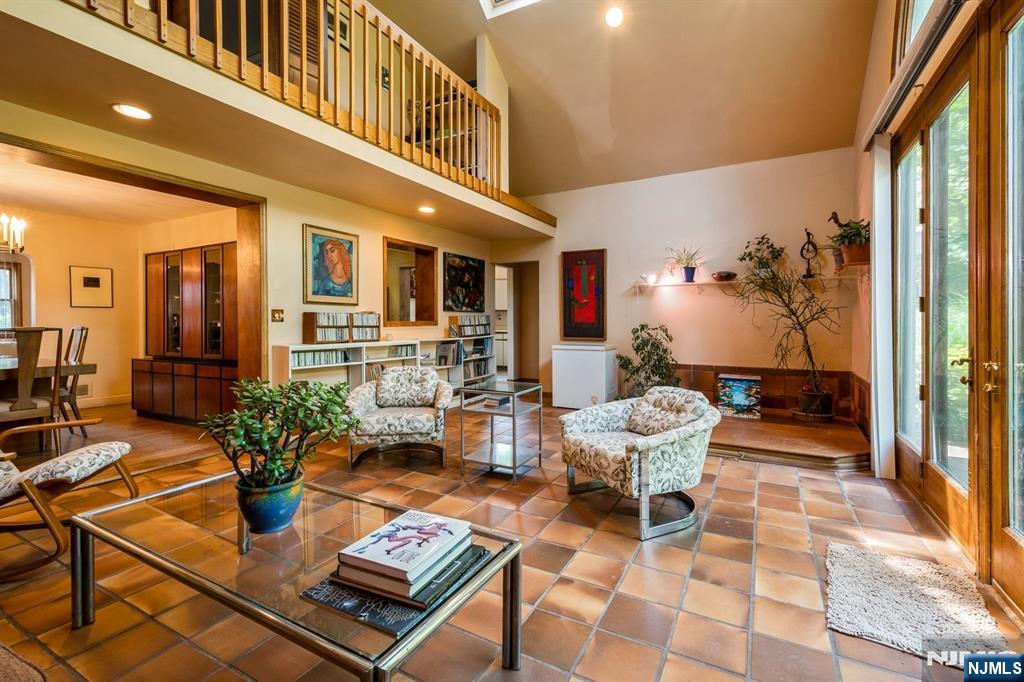 Cresskill, New Jersey, 07626, United States, 3 Bedrooms Bedrooms, ,2 BathroomsBathrooms,Residential,For Sale,1987908