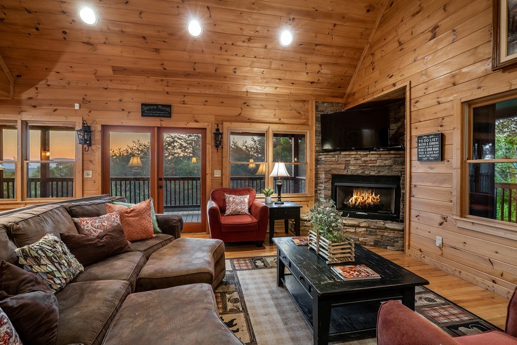 Mineral Bluff, Georgia, 30559, United States, 3 Bedrooms Bedrooms, ,3 BathroomsBathrooms,Residential,For Sale,1986292