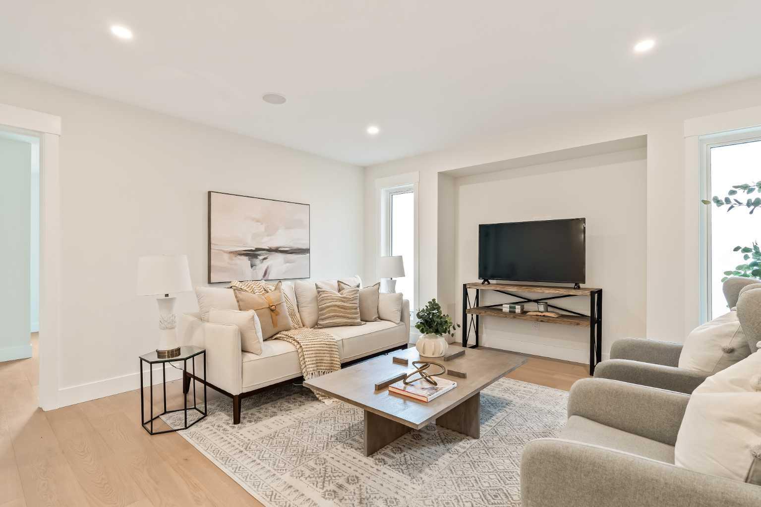 CALGARY, Alberta, T3E 2V9, CA, 4 Bedrooms Bedrooms, ,5 BathroomsBathrooms,Residential,For Sale,1987778