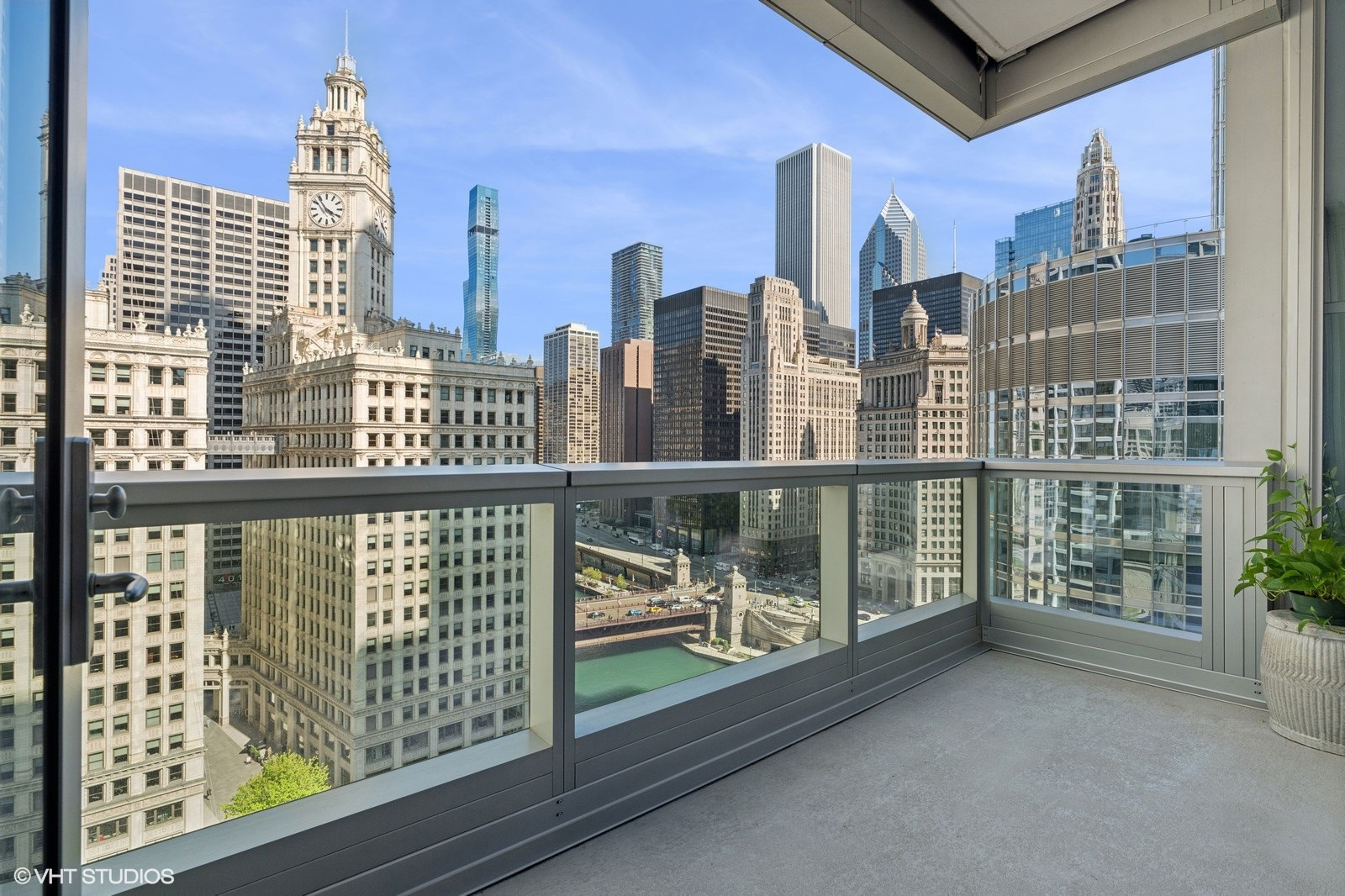 Chicago, Illinois, 60611, United States, 3 Bedrooms Bedrooms, ,4 BathroomsBathrooms,Residential,For Sale,1903791