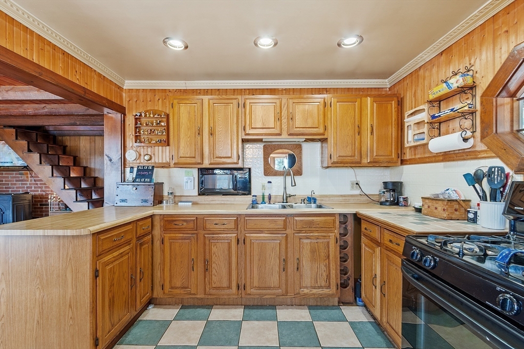 Ashburnham, Massachusetts, 01430, United States, 2 Bedrooms Bedrooms, ,1 BathroomBathrooms,Residential,For Sale,1923929