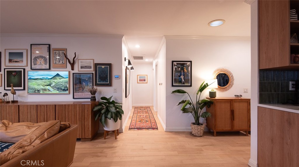 Agoura Hills, California, 91301, United States, 3 Bedrooms Bedrooms, ,1 BathroomBathrooms,Residential,For Sale,1992879