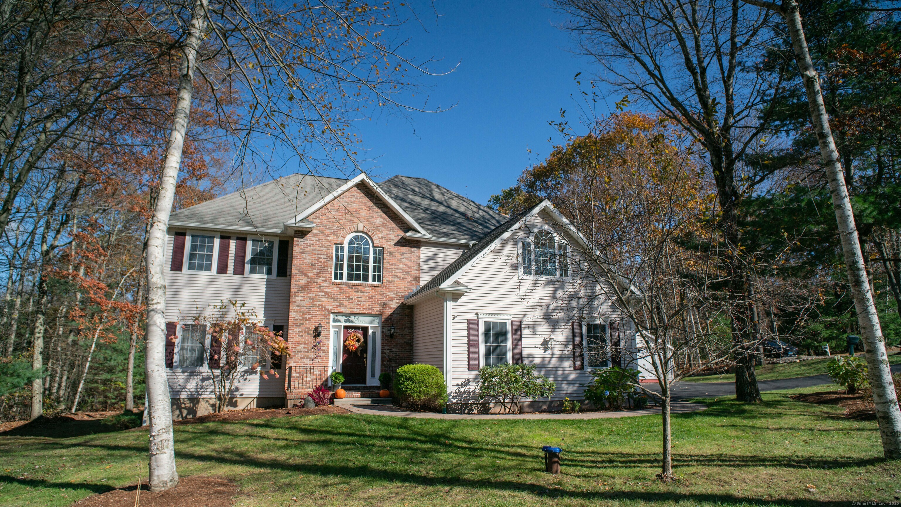 Tolland, Connecticut, 06084, United States, 4 Bedrooms Bedrooms, ,3 BathroomsBathrooms,Residential,For Sale,1989613